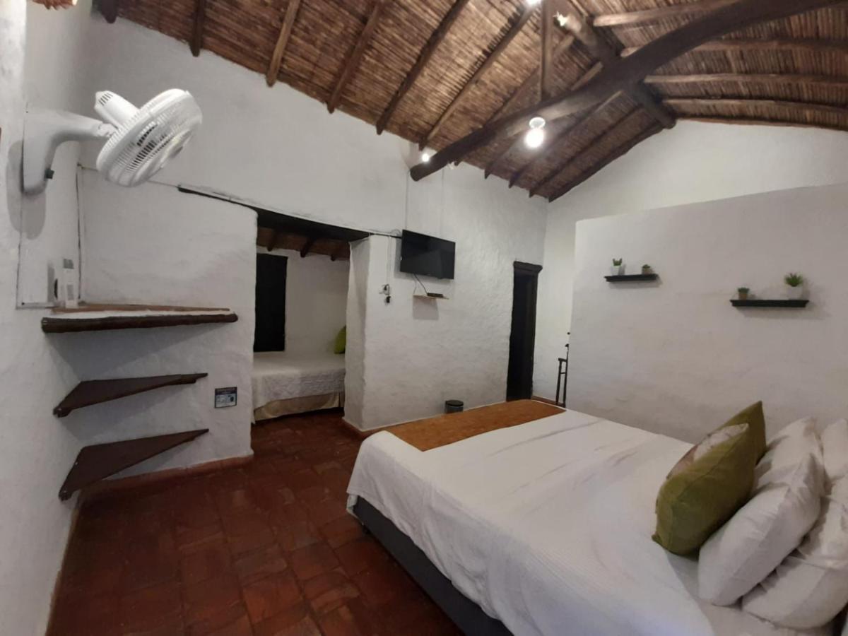 Hotel Santos De Piedra - Maranatha บาริชารา ภายนอก รูปภาพ