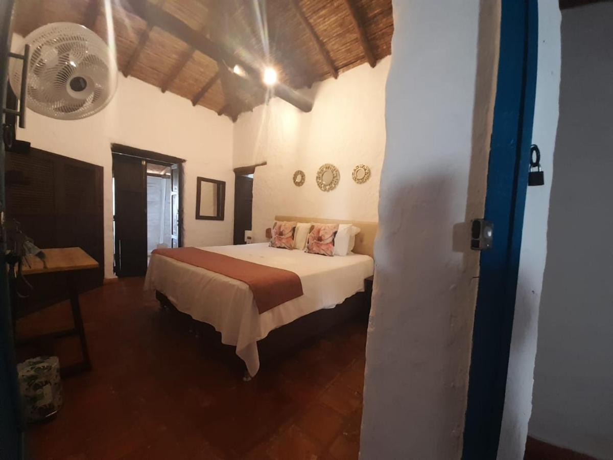 Hotel Santos De Piedra - Maranatha บาริชารา ภายนอก รูปภาพ