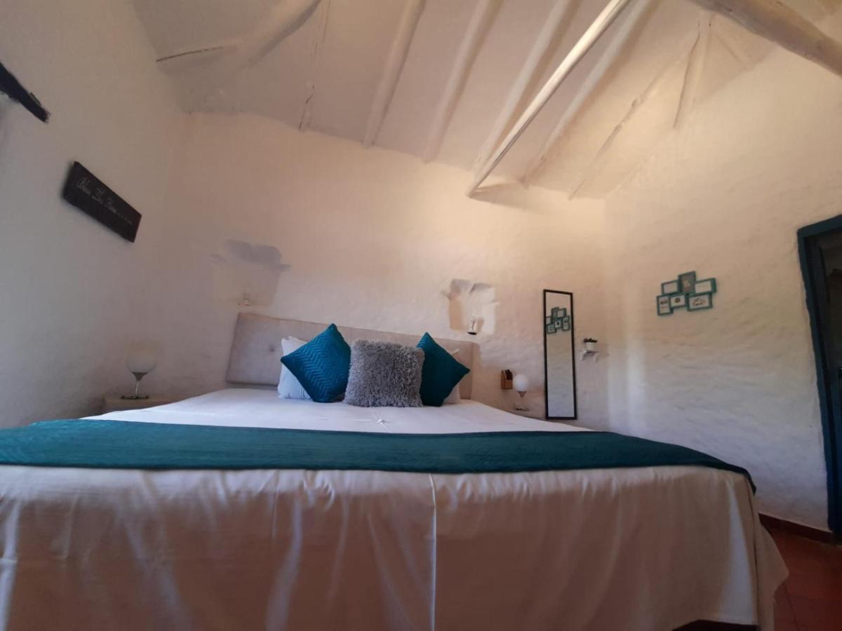 Hotel Santos De Piedra - Maranatha บาริชารา ภายนอก รูปภาพ