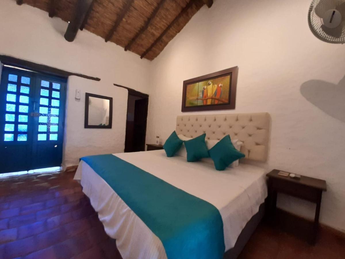 Hotel Santos De Piedra - Maranatha บาริชารา ภายนอก รูปภาพ
