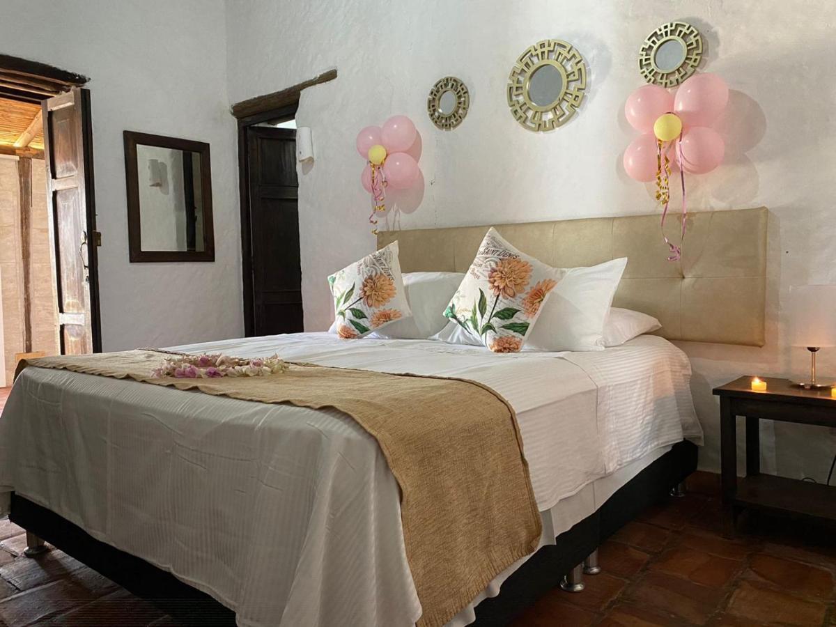 Hotel Santos De Piedra - Maranatha บาริชารา ภายนอก รูปภาพ