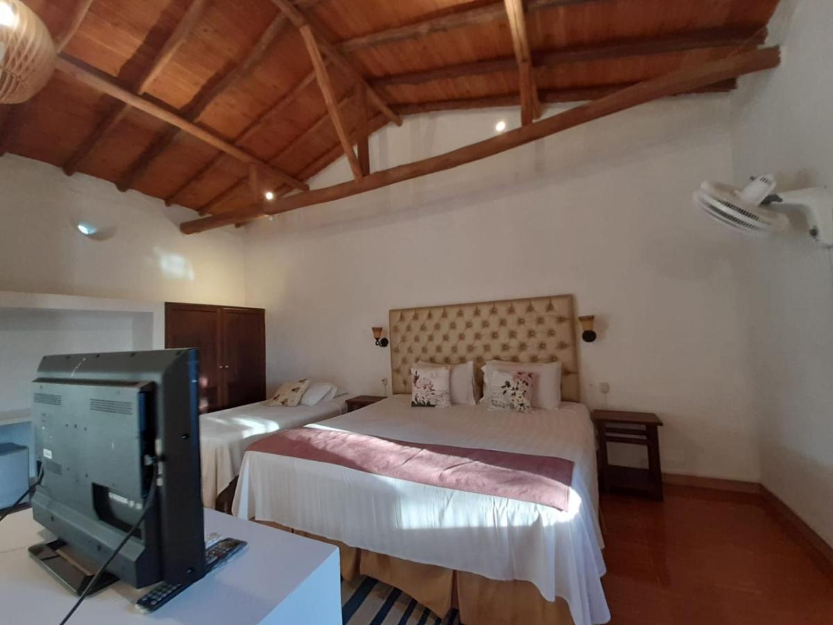 Hotel Santos De Piedra - Maranatha บาริชารา ภายนอก รูปภาพ
