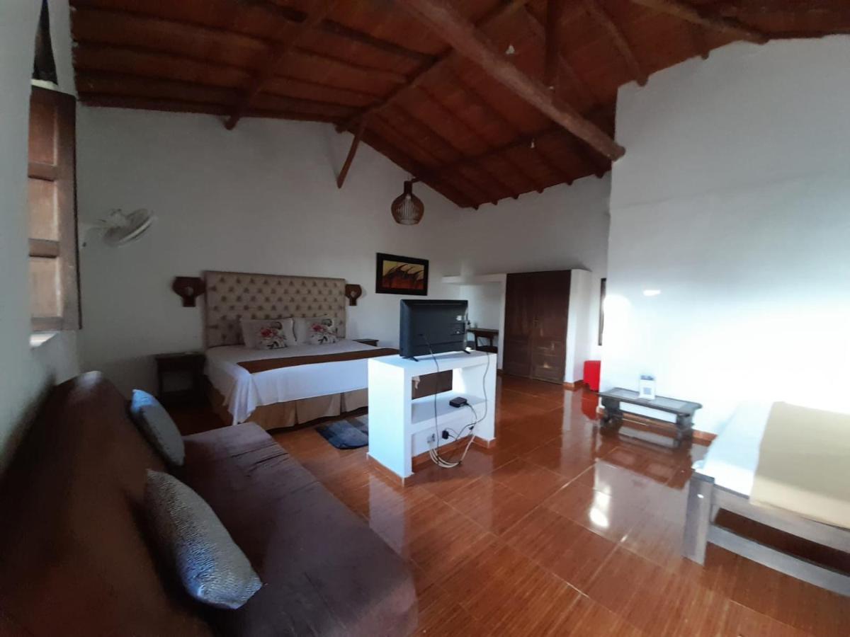 Hotel Santos De Piedra - Maranatha บาริชารา ภายนอก รูปภาพ