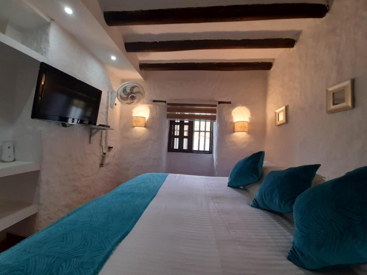 Hotel Santos De Piedra - Maranatha บาริชารา ภายนอก รูปภาพ