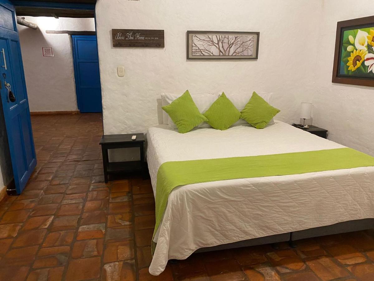 Hotel Santos De Piedra - Maranatha บาริชารา ภายนอก รูปภาพ