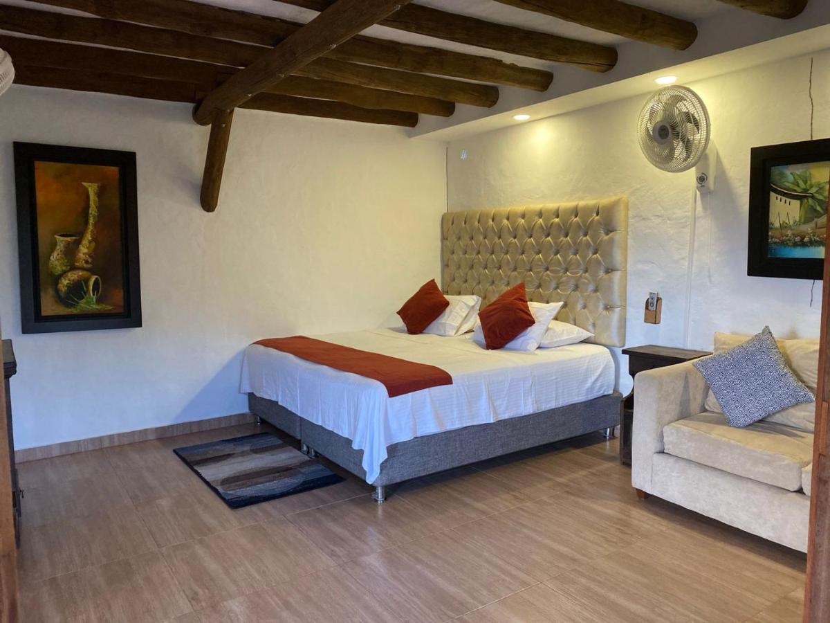 Hotel Santos De Piedra - Maranatha บาริชารา ภายนอก รูปภาพ