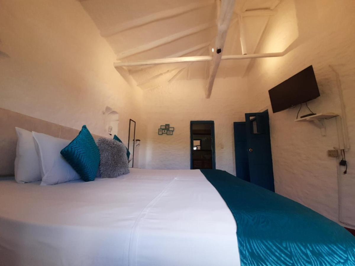 Hotel Santos De Piedra - Maranatha บาริชารา ภายนอก รูปภาพ
