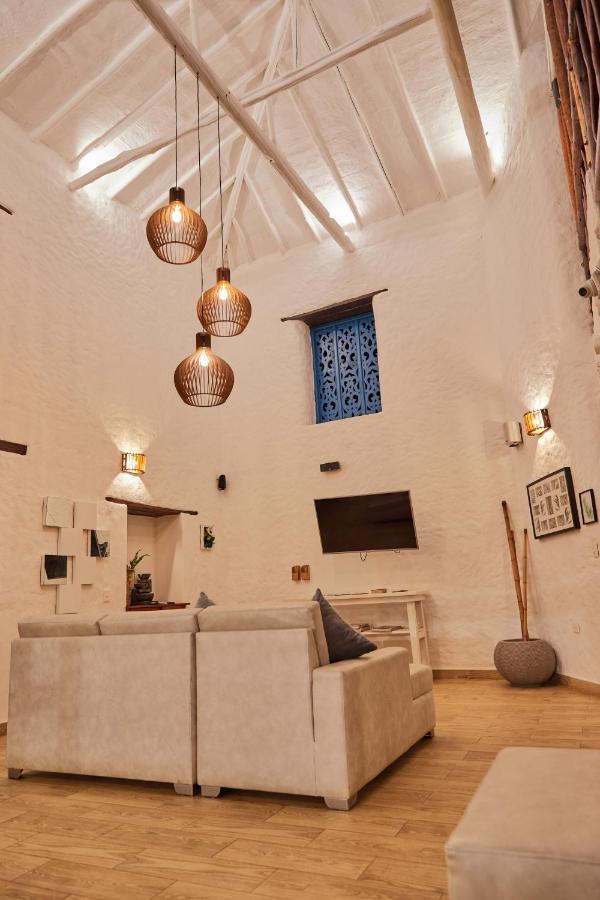 Hotel Santos De Piedra - Maranatha บาริชารา ภายนอก รูปภาพ