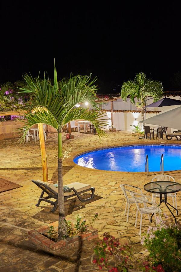 Hotel Santos De Piedra - Maranatha บาริชารา ภายนอก รูปภาพ