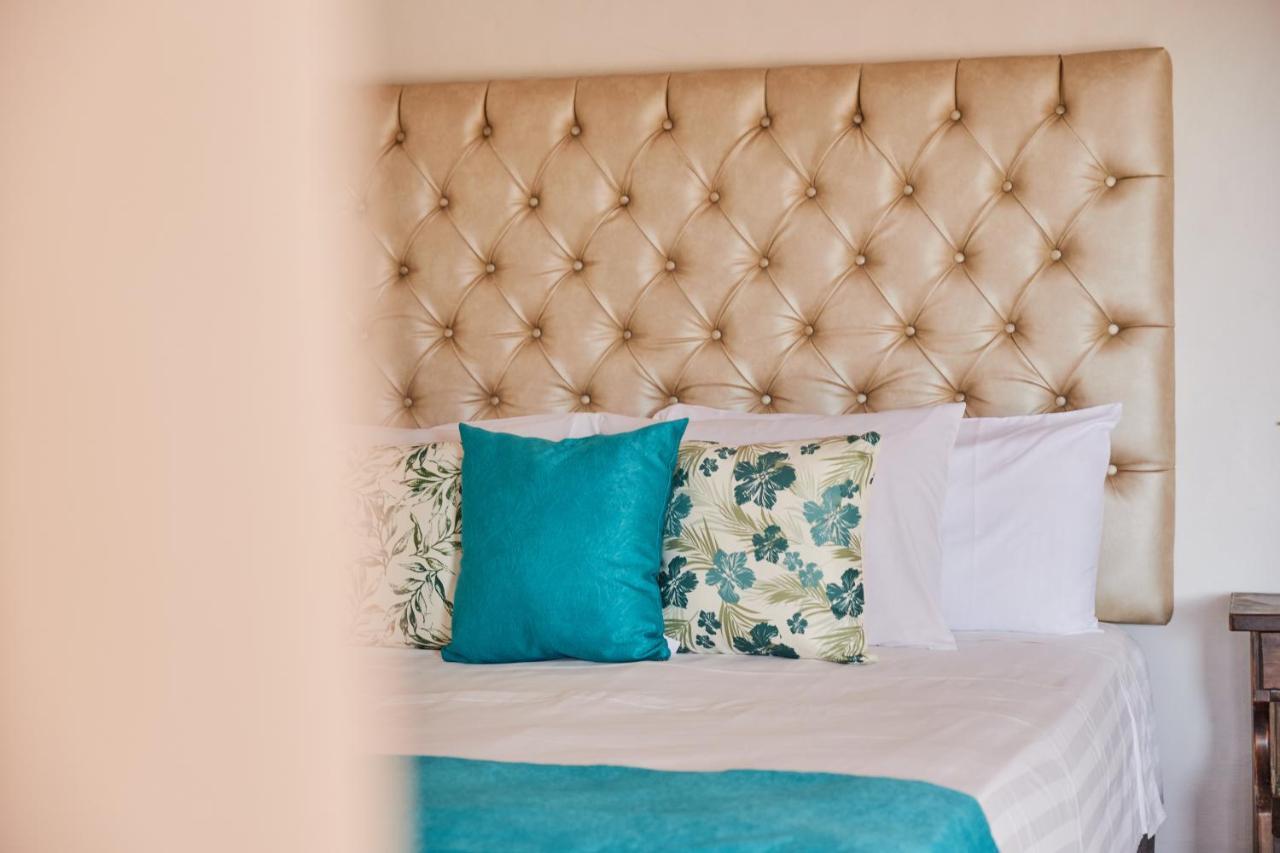 Hotel Santos De Piedra - Maranatha บาริชารา ภายนอก รูปภาพ