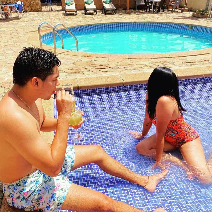 Hotel Santos De Piedra - Maranatha บาริชารา ภายนอก รูปภาพ