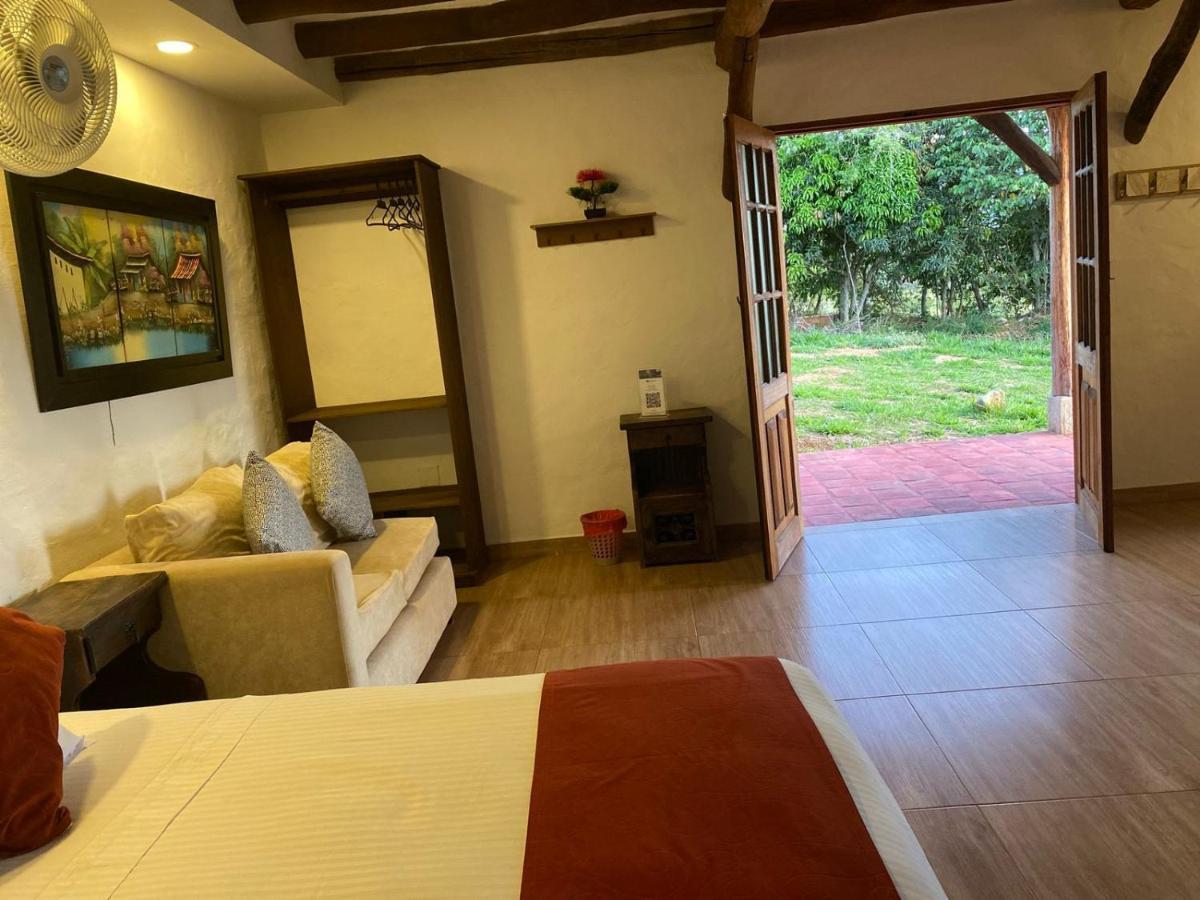 Hotel Santos De Piedra - Maranatha บาริชารา ภายนอก รูปภาพ